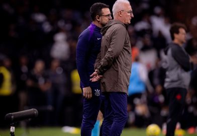 Dorival Júnior Deixa Corinthians: Fim de Ciclo no Timão